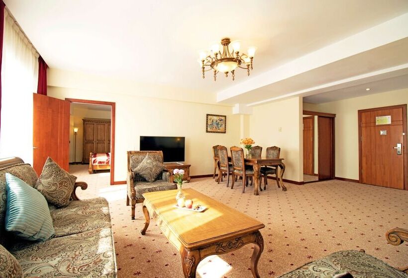 Suite Ejecutiva, Kempinski Hotel Khan Palace