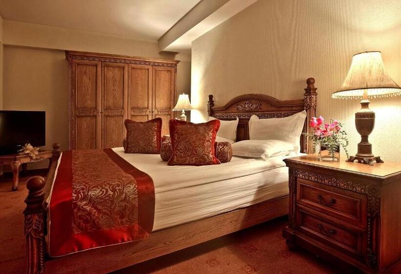 Suite Ejecutiva, Kempinski Hotel Khan Palace