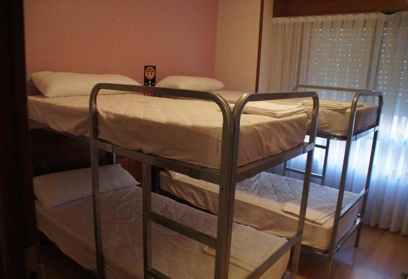 Bed in Shared Room, Moon Hostel Bio