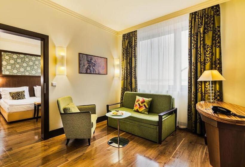 Quarto Familiar, Savannah