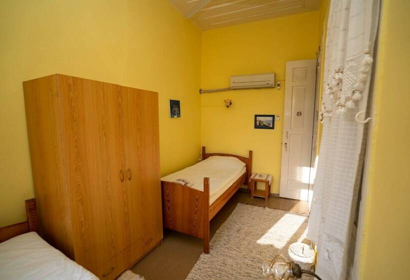 Quarto Estandar, Istanbul Pansiyon