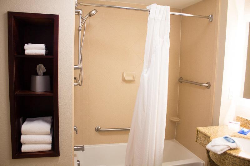스탠다드 룸 킹사이즈 침대, Holiday Inn Express West Jefferson, An Ihg