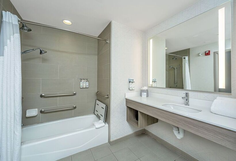 Sviitti Liikuntarajoitteisille, Holiday Inn Express & Suites Charleston Arpt Conv Ctr Area, An Ihg