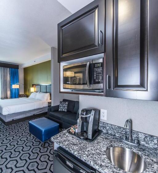 Suite Lit King, Holiday Inn Express & Suites Charleston Arpt Conv Ctr Area, An Ihg