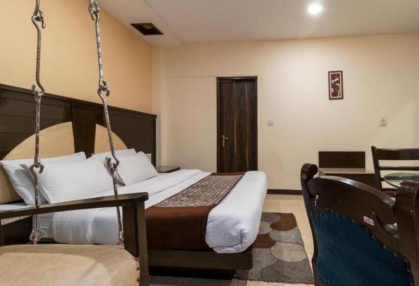 غرفة تنفيذية, Baba Deluxe At New Delhi Railway Station  By Rcg Hotels