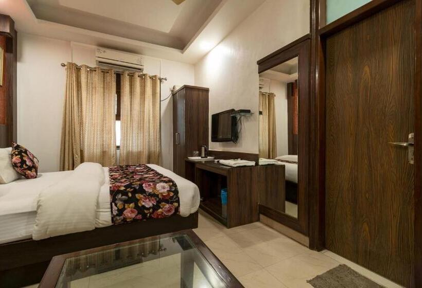 غرفة تنفيذية, Baba Deluxe At New Delhi Railway Station  By Rcg Hotels