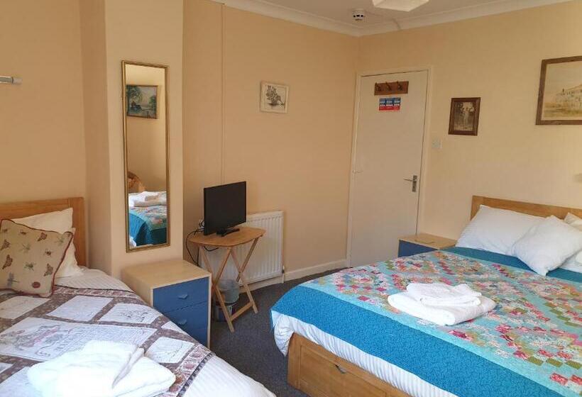 Номер Стандарт Трехместный, Avoncourt Lodge