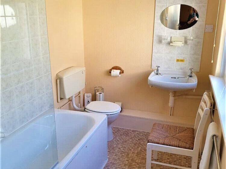 Номер Стандарт Трехместный, Avoncourt Lodge