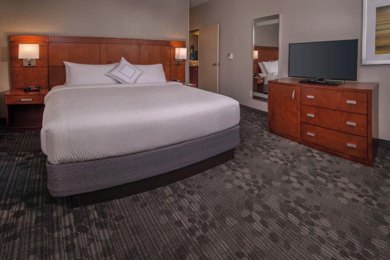Люкс Кровать Кинг, Courtyard By Marriott Dulles Town Center
