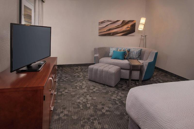 Люкс Кровать Кинг, Courtyard By Marriott Dulles Town Center