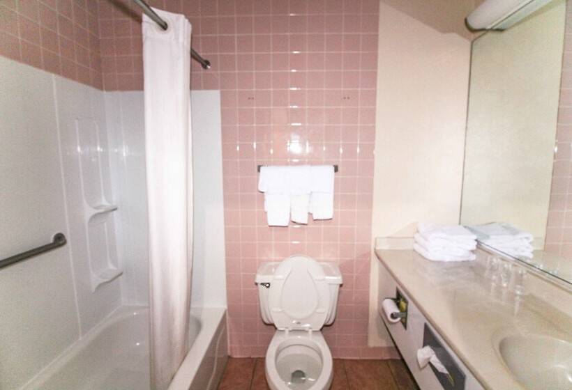 Номер Стандарт 2 Двуспальные Кровати, Fairbridge Inn And Suites West Point