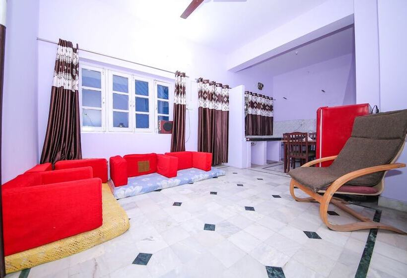تختخواب در اتاق مشترک, Rishikesh Sadan
