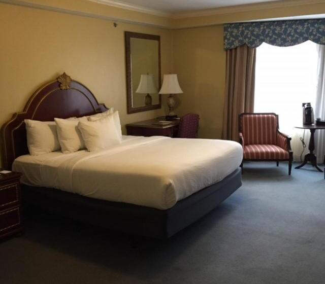 Suite King Size Seng, Columbia Club
