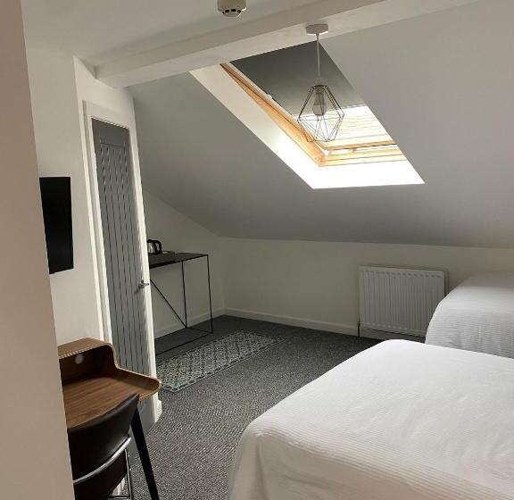 Deluxe Triple Room, Langley House