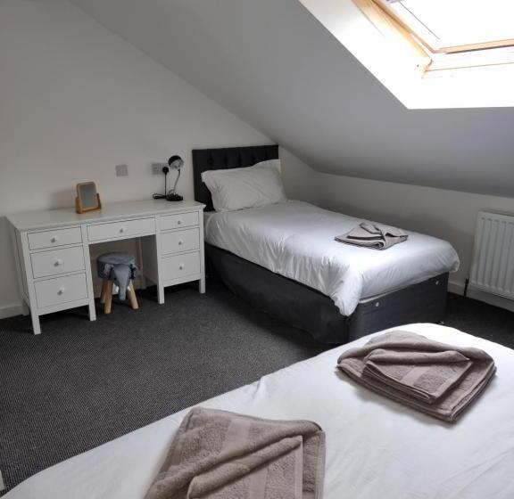 Deluxe Triple Room, Langley House