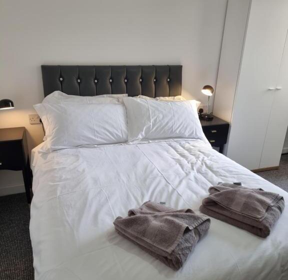 Deluxe Room, Langley House