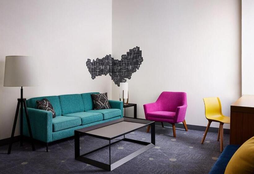 스위트 킹사이즈 침대, Aloft Leawoodoverland Park