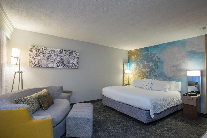Стандартный Номер Кровать Кинг, Courtyard Boston Raynham