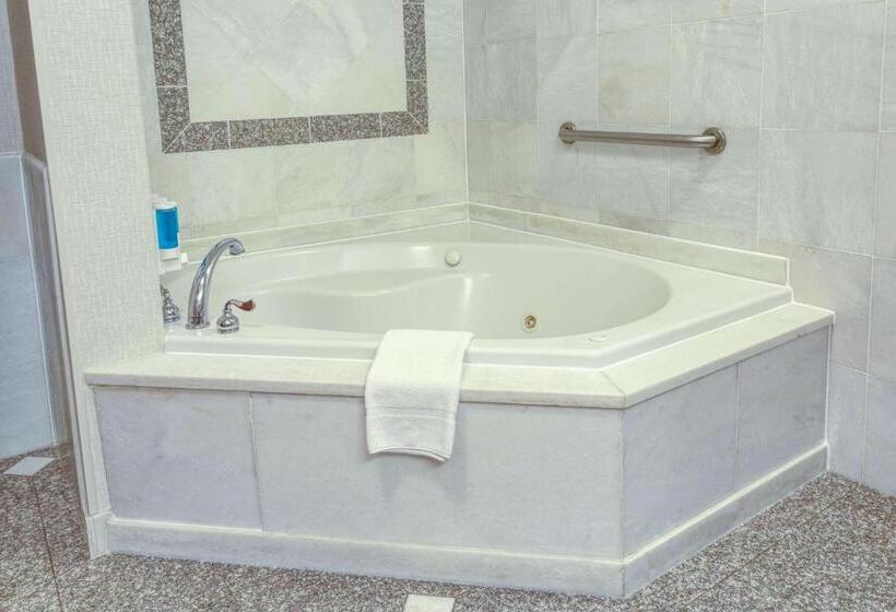 Quarto Deluxe Cama King, Drury Inn & Suites Indianapolis Northeast