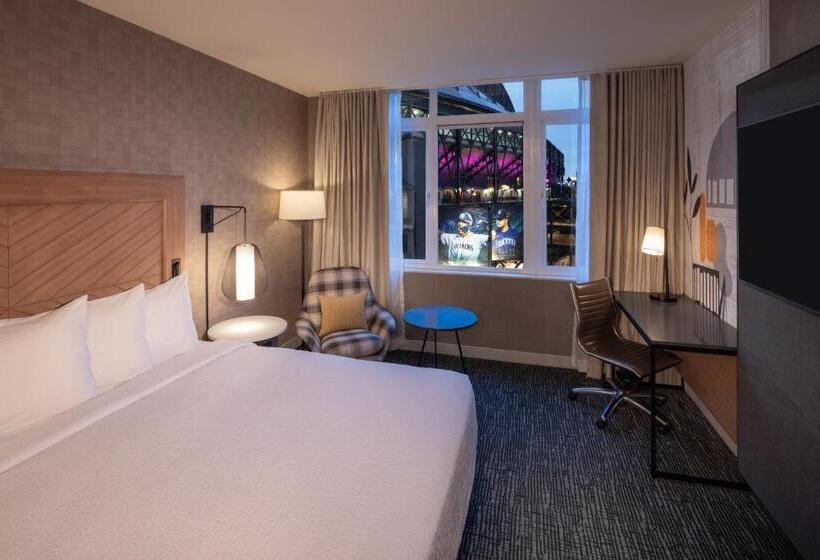 キングサイズベッドのスタンダードルーム, Silver Cloud Hotel   Seattle Stadium