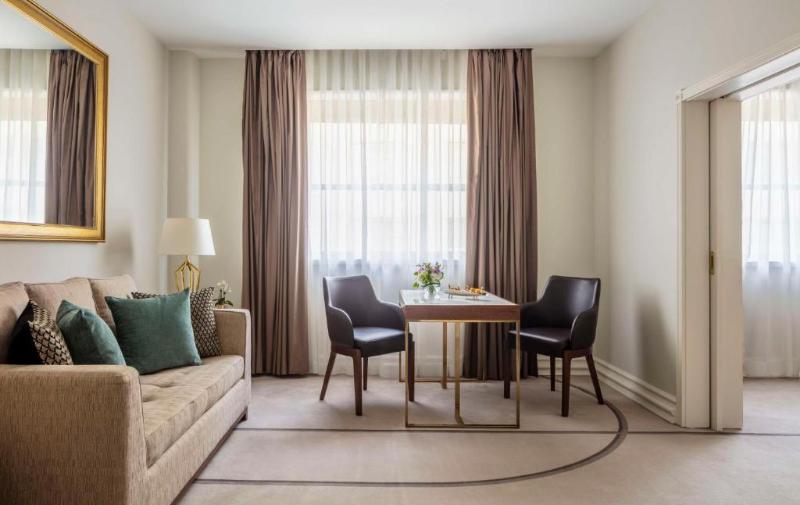 Studio Standard, Extended Suites
