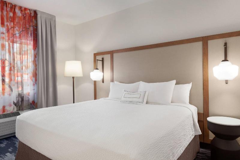 스탠다드 룸 킹사이즈 침대, Fairfield Inn By Marriott Visalia Sequoia