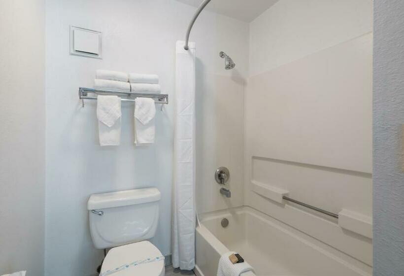 Люкс Повышенной Комфортности, Red Lion Inn & Suites Kennewick Tri Cities