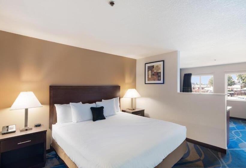 Люкс Deluxe Кровать Кинг, Red Lion Inn & Suites Kennewick Tri Cities