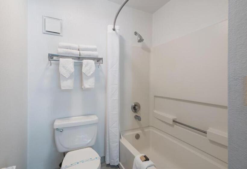 Люкс Superior, Red Lion Inn & Suites Kennewick Tri Cities