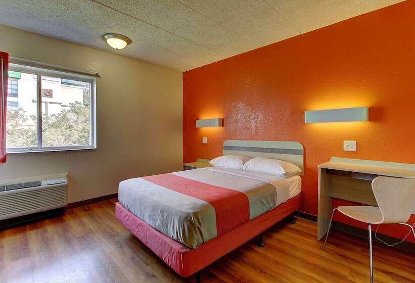 适合残疾人士使用的带双人床的标准间, Motel 6york, Pa  North