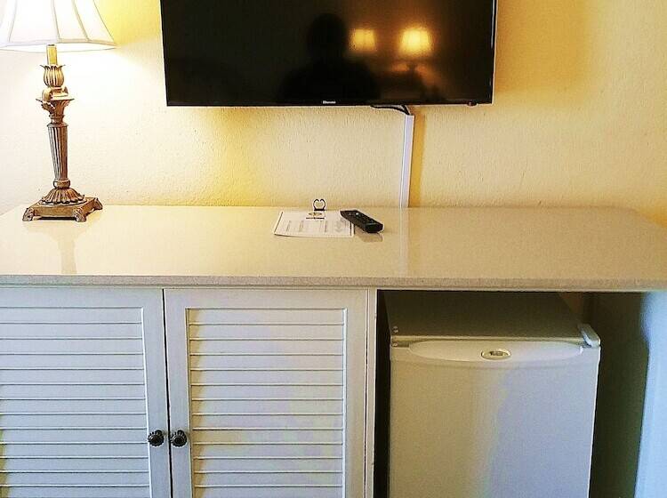 스탠다드 룸 더블 침대 2개, Emerald Shores Hotel   Daytona Beach