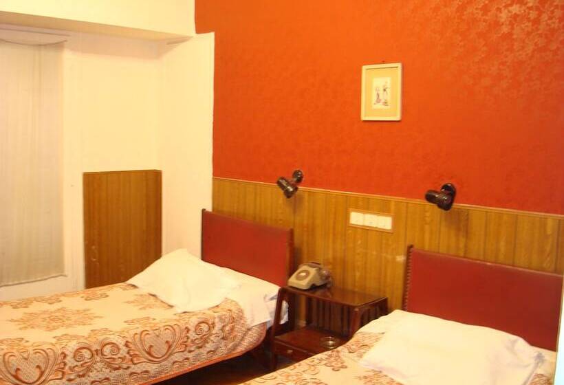 اتاق استاندارد سه نفره, Lotus Hotel Cairo
