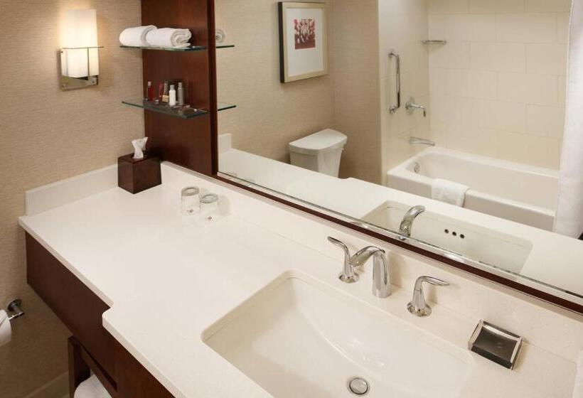 标准间, Milwaukee Marriott Downtown