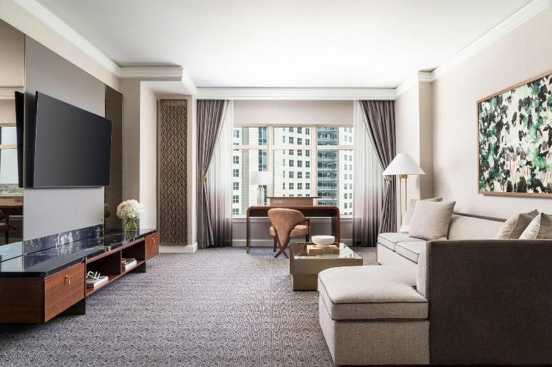 Suite Deluxe Lit King Size, The Ritzcarlton, Dallas