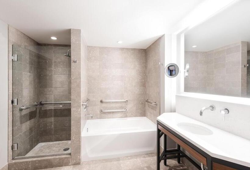 장애인을 위한 킹사이즈 침대 스탠다드 룸, The Heathman Hotel Kirkland