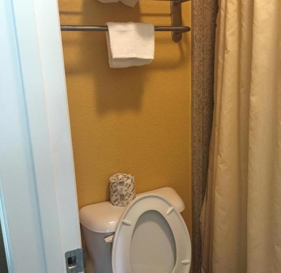 اتاق استاندارد با 2 تخت دوبل, Budget Inn Sanford International Airport