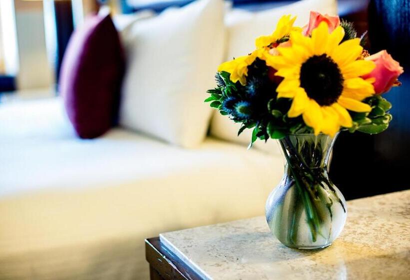 חדר אקזקיוטיב חדר קינג, Overton Hotel And Conference Center