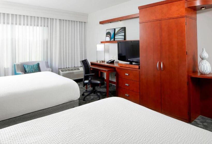 غرفة قياسية لذوى الاحتياجات الخاصة, Courtyard Pittsburgh Settlers Ridge/robinson Township