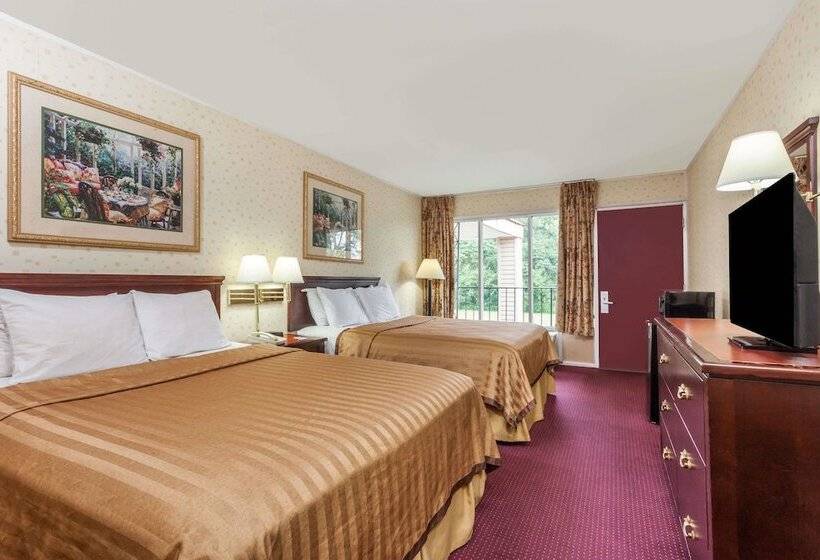 Номер Стандарт 2 Двуспальные Кровати, Travelodge By Wyndham Seymour