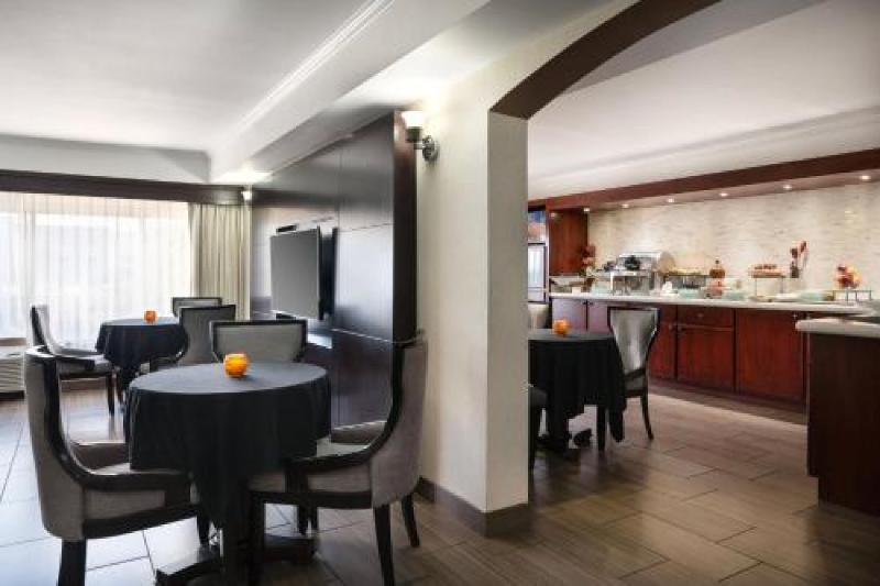 장애인을 위한 킹사이즈 침대 스탠다드 룸, Hilton Garden Inn Cedar Falls