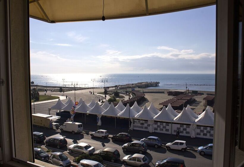 Triple Room Sea View, La Scaletta