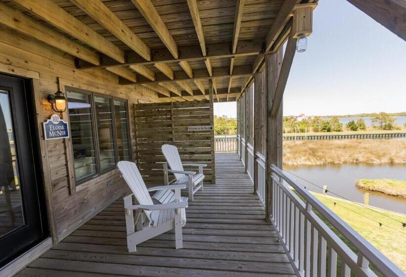 Люкс Вид на Море, The Burrus House Inn Waterfront Suites