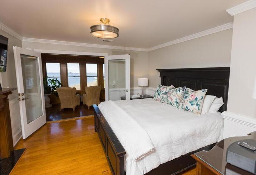 Люкс 2 Спальни, The Burrus House Inn Waterfront Suites