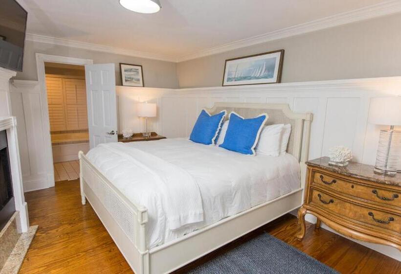 Люкс Deluxe Вид на Море, The Burrus House Inn Waterfront Suites