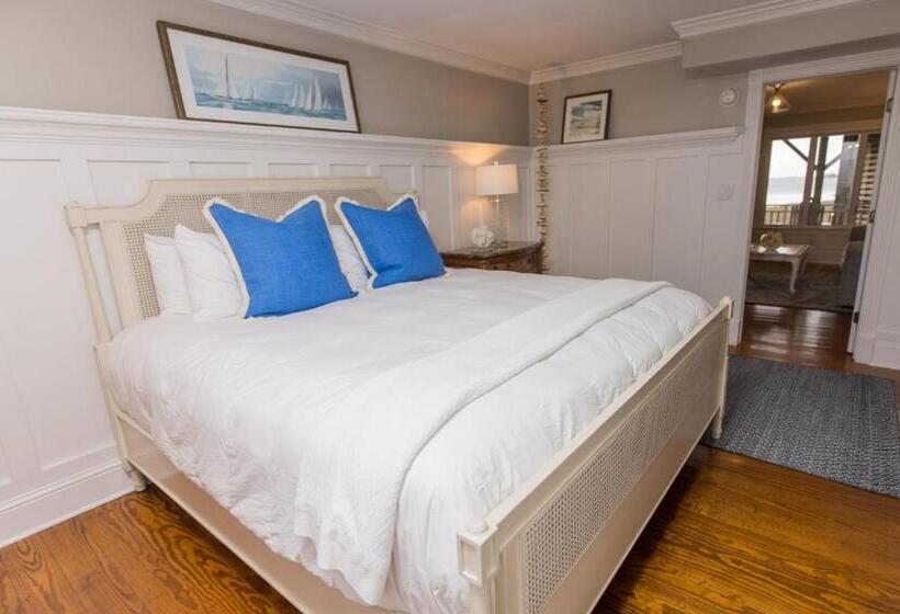 Люкс Deluxe Вид на Море, The Burrus House Inn Waterfront Suites