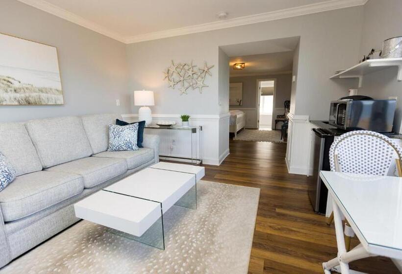 Люкс Deluxe Вид на Море, The Burrus House Inn Waterfront Suites