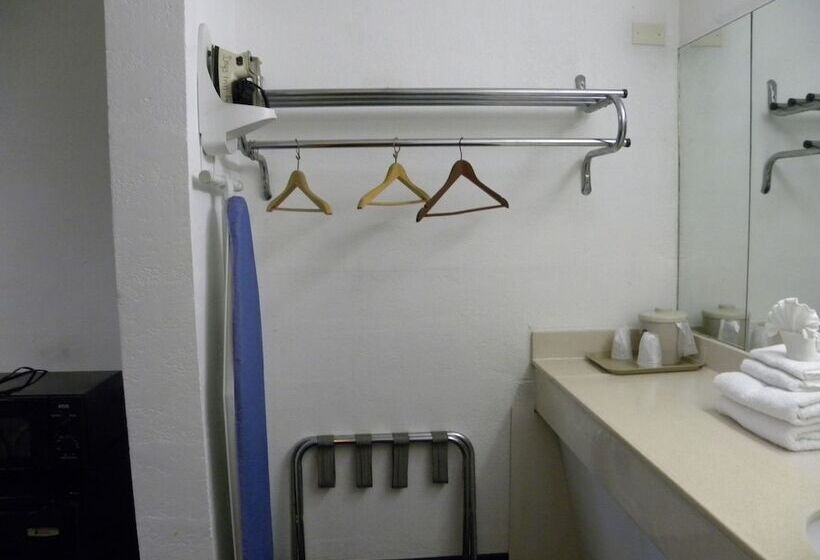 Номер Deluxe, Guest Inn Rogers
