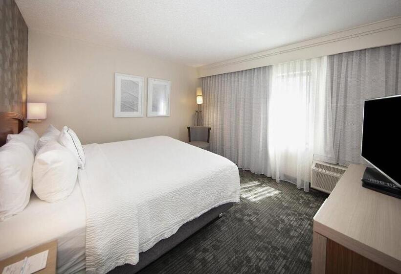 Люкс Кровать Кинг, Courtyard By Marriott Valdosta