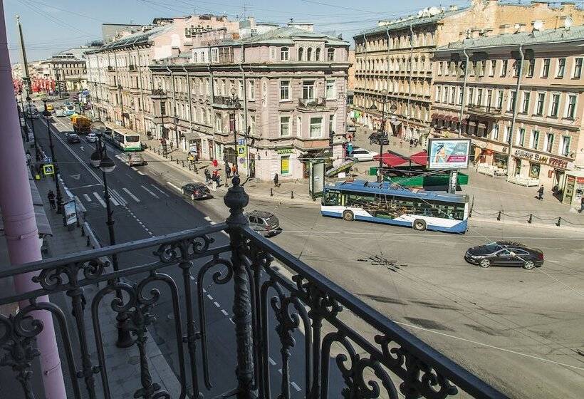 اتاق استاندارد, Nevsky Bereg 93
