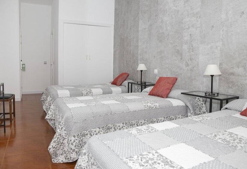 اتاق استاندارد سه نفره, Hostal Tokio